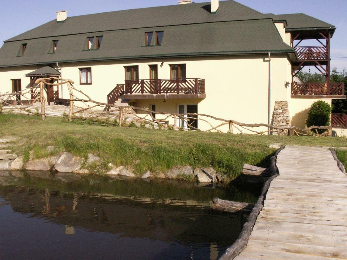 Agroturystyka Leszczynowy Dworek Ponikwa  エクステリア 写真